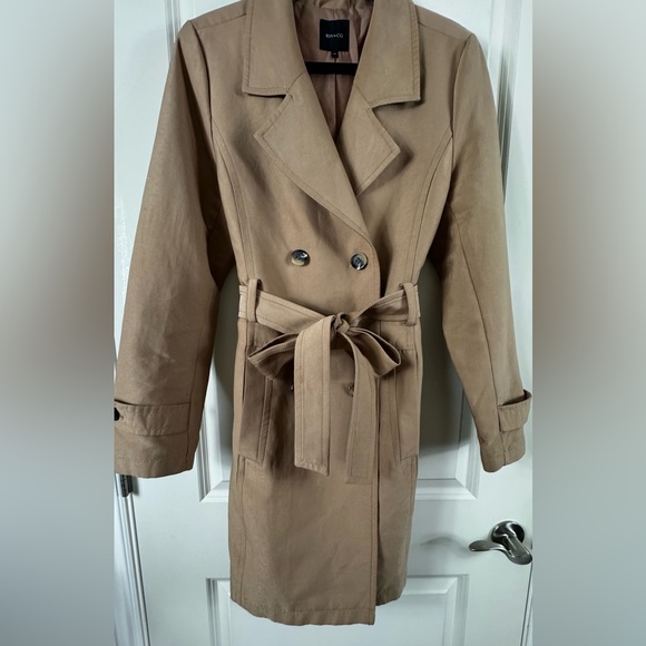 RW&CO. Jackets & Blazers - Elegant Tan Trench Coat